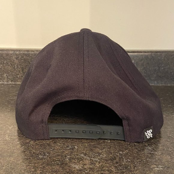 Hyper Yupoong Snapback - Black - Picture 7 of 8